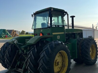 John Deere 8430 Luna