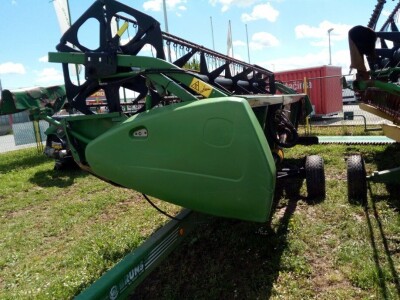 Kombajn John Deere 9780 CTS + Žitni heder John Deere 622R 6,7m