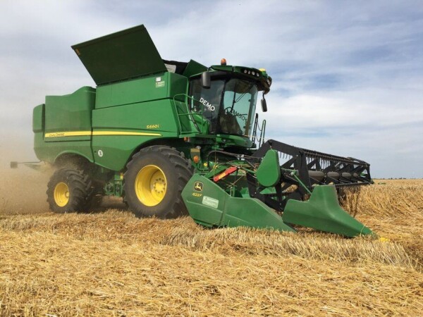 Kombajn JOHN DEERE S660i + Heder JOHN DEERE 622F HydraFlex + kolica