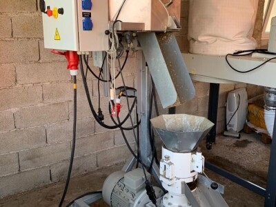 Kompletna linija za proizvodnju peleta sa tri stroja