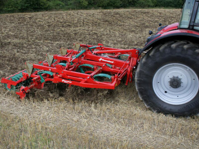 Kverneland CLC kultivator za strništa