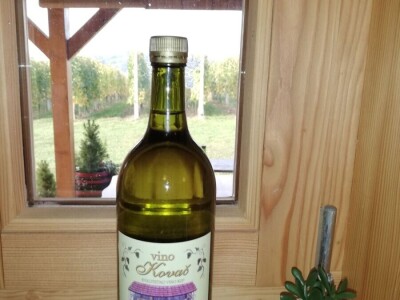 Kvalitetno bijelo vino KZP