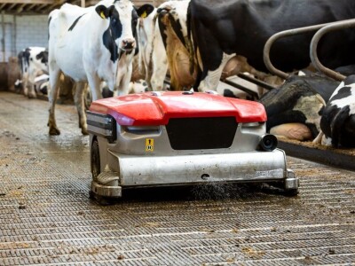 LELY DISCOVERY 120 COLLECTOR, robot za čišćenje poda staje