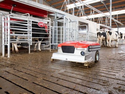 LELY DISCOVERY 120 COLLECTOR, robot za čišćenje poda staje