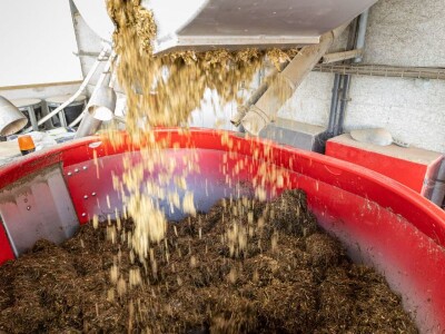 LELY VECTOR, Robotizirani sustav hranidbe