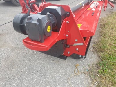 Malčer na hidrauličnoj ruci 240 cm, uku 260