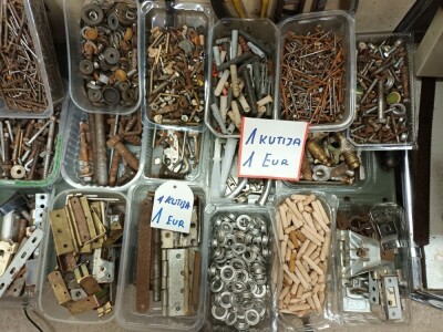 Mali alati : razni ključevi, kliješta i drugo