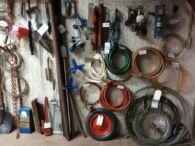 Mali alati : razni ključevi, kliješta i drugo