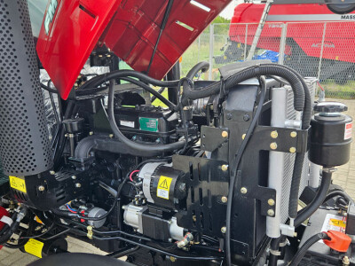 FM WORLD traktor – 504K sa kabinom