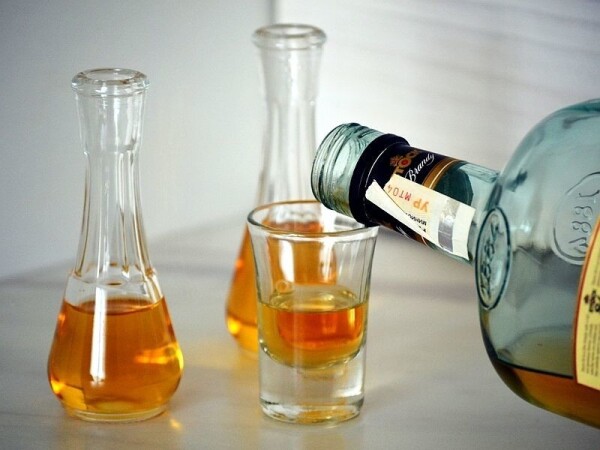 Na prodaju meka rakija od sljive  0612844279