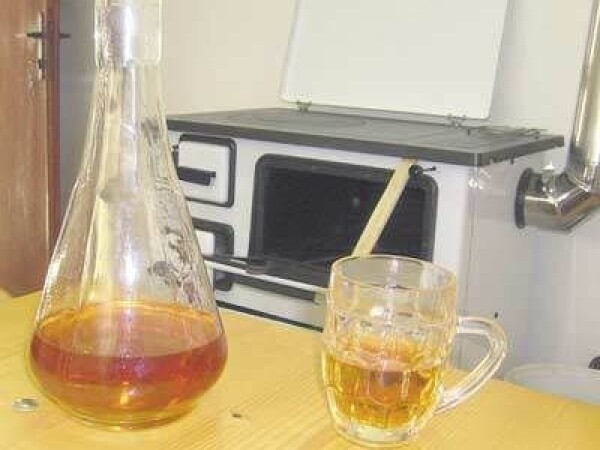 Na prodaju rakija od sljive, dunje i kajsije tel.0612844279