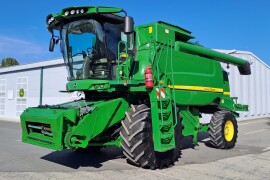 John Deere T560