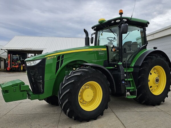 John Deere 8270R