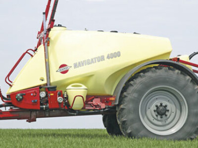 Hardi Navigator vučena prskalica