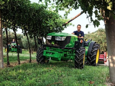5G Serija traktora - John Deere kompaktni traktori