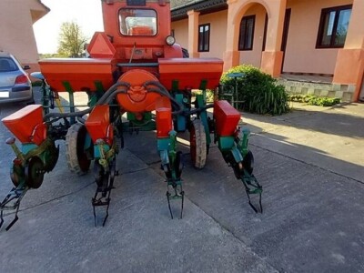 OLT pneumatska KUKURUZNA SIJAČICA, 4 reda, sa sjetvenim pločama za kukuruz, soju i suncokret