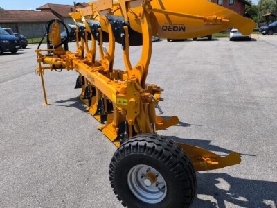 Plug četverobrazdni okretač MORO ARATRI model QRV 16A WARRIOR