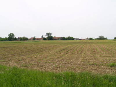 Poljoprivredno i građevinsko zemljište, 67.000 m2, 50 km od Zagreba, izvor vode