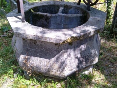 Poljoprivredno imanje 45.000 ili 60.000 m2 sa gradevinskim dijelom, sumom, bunarom i potokom