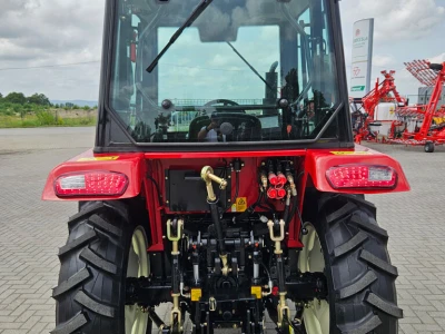 FM WORLD traktor – 504K sa kabinom