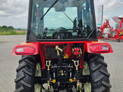 FM WORLD traktor – 504K sa kabinom