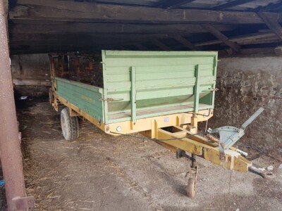 Prikolica za razbacivanje stajnjaka