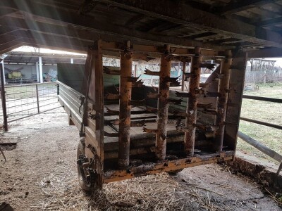 Prikolica za razbacivanje stajnjaka