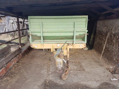 Prikolica za razbacivanje stajnjaka