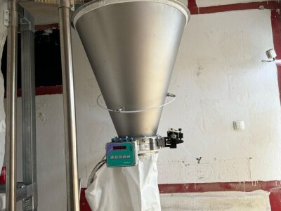 Prodajem 1 silos za brašno