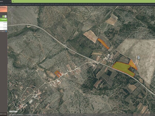 Prodajem maslinik i voćnjak (cca 3ha) sa obnovljenom kamenom kućom