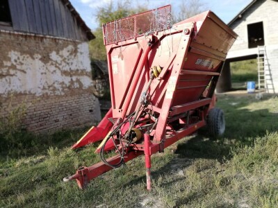 Prodajem berač za kukuruz