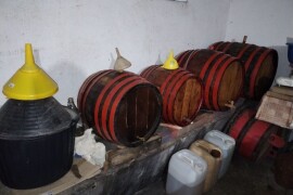 Prodajem domacu sljivovicu i lozu