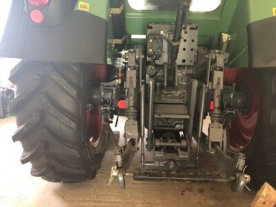 Prodajem izuzetno očuvani traktor Fendt 410 Vario