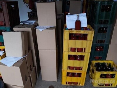 Prodajem kuvani paradajz