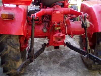 PRODAJEM TRAKTOR FAHR D 15
