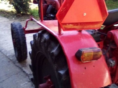 PRODAJEM TRAKTOR FAHR D 15