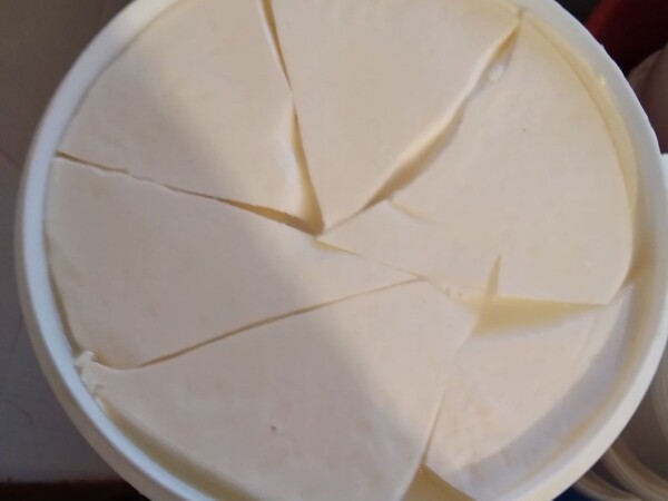 Punomasni kravlji sir