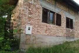 Prodajem poljoprivredno zemljište