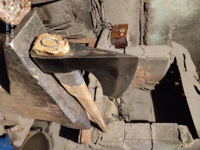 Sekire rucno kovane od gibnja ( sekira)