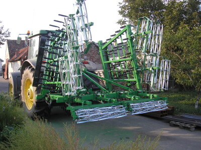 Sjetvospremač, sa hidrauličkim sklapanjem, radni zahvat 6.60, četiri reda opruga, S/R opruga