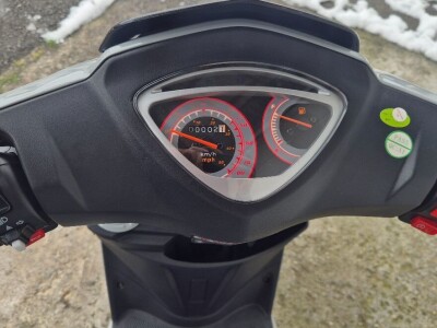 Skuter 49cm3. Scuter. Novi