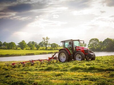 Specijalna ponuda MF traktora! Količina ograničena!