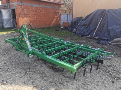 Sjetvospremač, sa hidrauličkim sklapanjem, radni zahvat 4.40, četiri reda opruga, S/Ropruga