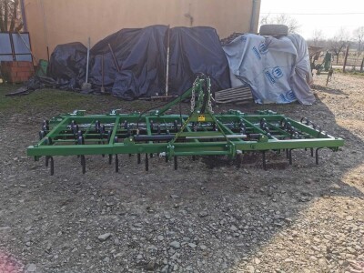 Sjetvospremač, sa hidrauličkim sklapanjem, radni zahvat 4.40, četiri reda opruga, S/Ropruga