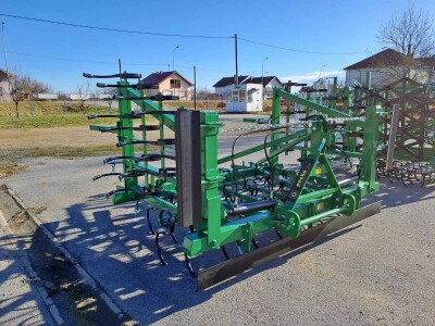 Sjetvospremač, sa hidrauličkim sklapanjem, radni zahvat 5.00, četiri reda opruga, S/R opruga