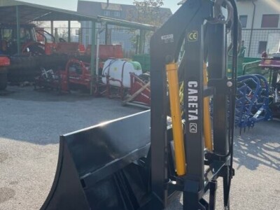 Stražnji Traktorski Utovarivač CARETA