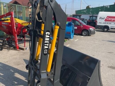 Stražnji Traktorski Utovarivač CARETA