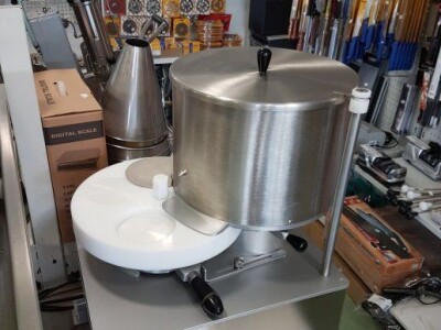 STROJ ZA IZRADU PLJESKAVIC-HAMBURGEROV-GESAME MH 100