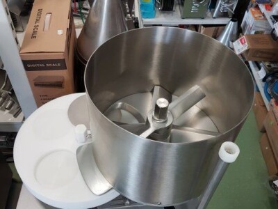 STROJ ZA IZRADU PLJESKAVIC-HAMBURGEROV-GESAME MH 100