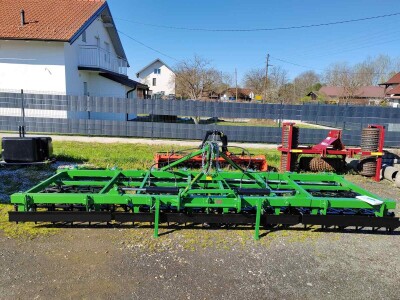 Teška drljača sa hidrauličnim podizanjem krila, radni zahvat 6.00, klin 30x30x220